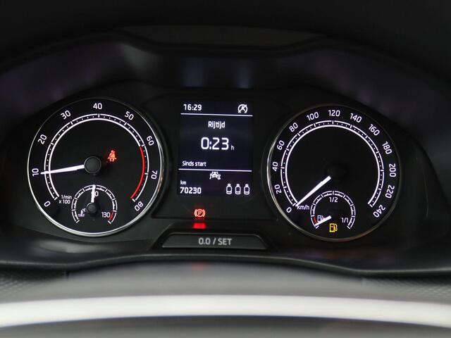 Skoda Kamiq 1.0 TSI Ambition Getint Glas, Parkeerhulp achter, Cruise Control, Airco, Radio Bolero, 16" LMV Castor