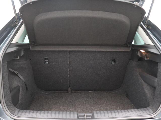 Skoda Kamiq 1.0 TSI Ambition Getint Glas, Parkeerhulp achter, Cruise Control, Airco, Radio Bolero, 16" LMV Castor