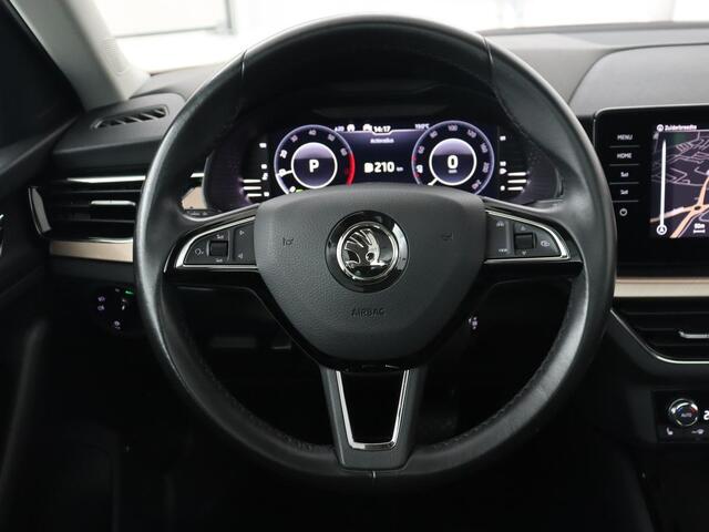 Skoda Kamiq 1.0 TSI Business Edition | Panoramadak | Trekhaak | Stoelverwarming | Virtual Cockpit | Carplay | Climate control | Keyless | Cruise control | Full LED | Getint glas