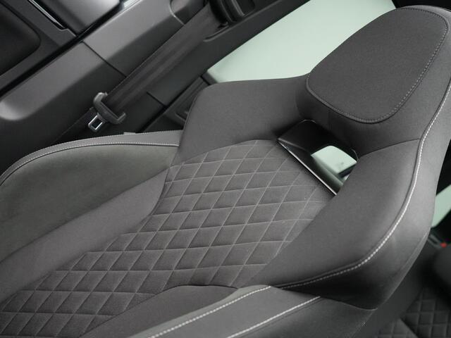 Skoda Kamiq 1.0 TSI Sport Business 110pk DSG | Panodak | RS Sportstoelen Verwarmd | Trekhaak Afn. | Chrystal LED | Camera | Apple Carplay | 18"L.M | Keyless | Virtual | LED |