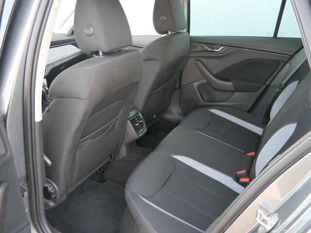 Skoda Kamiq 1.0 TSI 115 Pk Business Edition Automaat Apple Carplay / DAB / Camera / Keyless