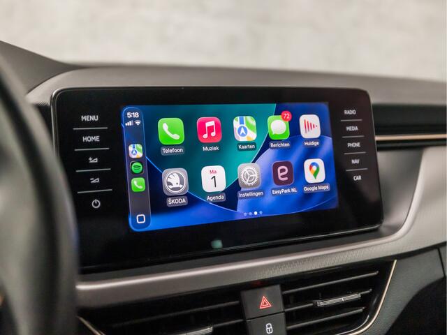 Skoda Kamiq 1.0 TSI Luxury Sport Automaat (VIRTUAL COCKPIT, APPLE CARPLAY, LEDER/ALCANTARA, STOELVERWARMING, CAMERA, ADAPTIVE CRUISE, KEYLESS, MATRIX LED, NIEUWSTAAT)