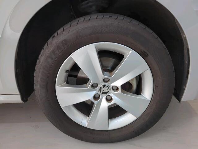 Skoda Kamiq 1.0 TSI 110pk Ambition / LED / Getint glas / App-connect / Airco / 16'' LMV