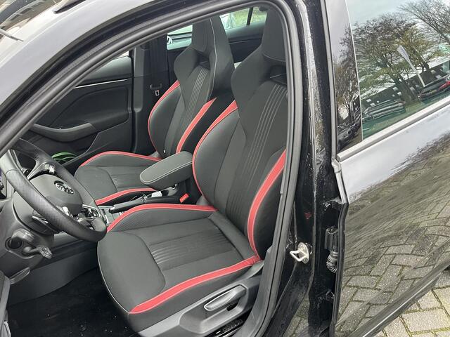 Skoda Kamiq 1.5 TSi DSG ACT Monte Carlo | PANORAMADAK | EL. TREKHAAK | STANDKACHEL|