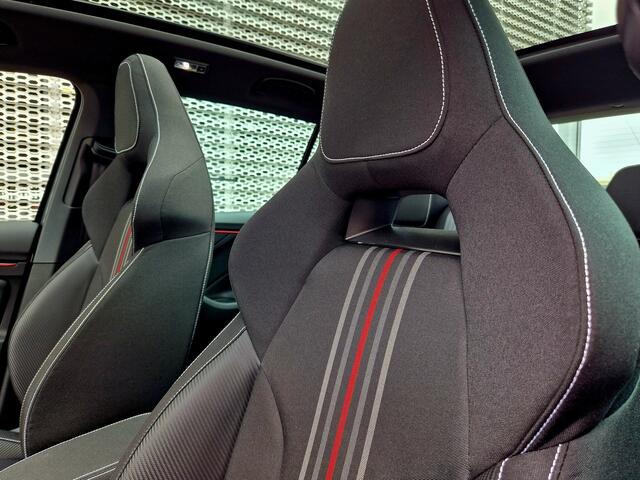 Skoda Kamiq 1.0 TSI Monte Carlo Pano dak / Led verlichting / Groot licht assistent / Sportstoelen/ Elekt achterklep