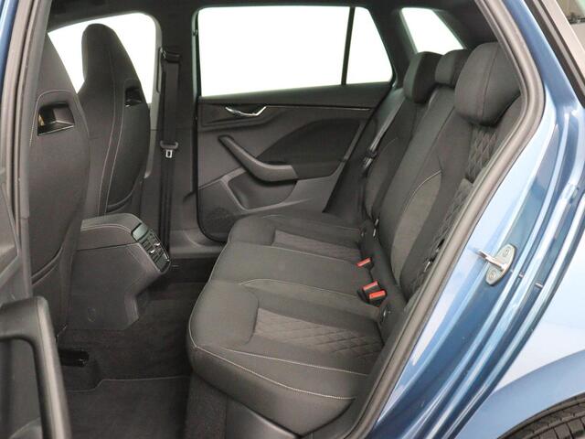 Skoda Kamiq 1.0 TSI Sport | Trekhaak | Sportstoelen | Carplay | Climate control | Parkeerhulp | Cruise control | Full LED | Sportstuur | Bluetooth