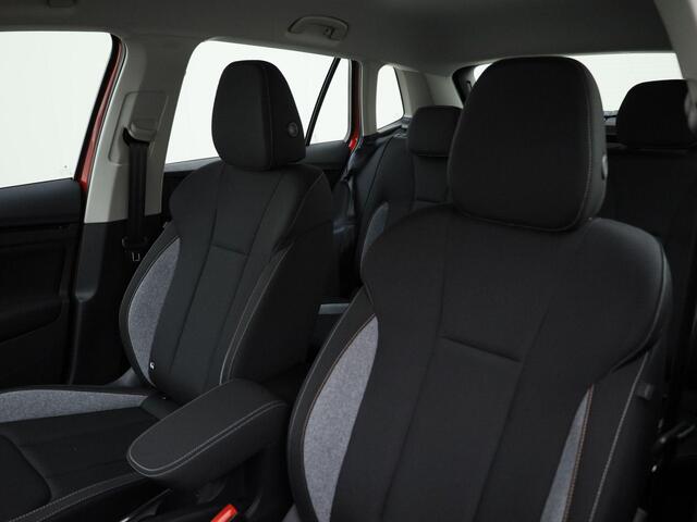 Skoda Kamiq Selection 1.0 TSI 115 PK SUV 7-DSG | Privatelease ¤ 423,- | ¤ 3000,- INRUILPREMIE | AUTOMAAT | TREKHAAK | UIT VOORRAAD LEVERBAAR!