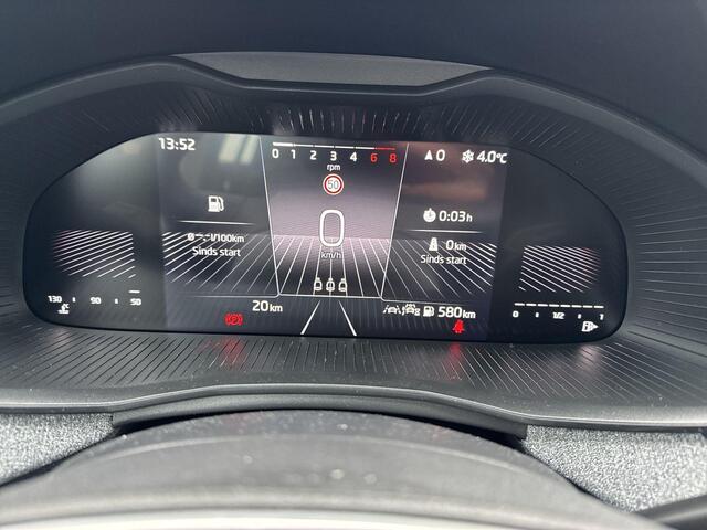 Skoda Kamiq Selection 1.0 TSI 115 PK SUV 7-DSG | Privatelease ¤ 423,- | ¤ 3000,- INRUILPREMIE | AUTOMAAT | TREKHAAK | UIT VOORRAAD LEVERBAAR!