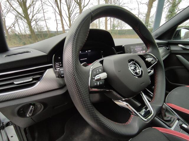 Skoda Kamiq 1.0 TSI DSG Monte Carlo Panoramadak - Stoel+Stuur+Voorruitverwarming - 18Inch LMV