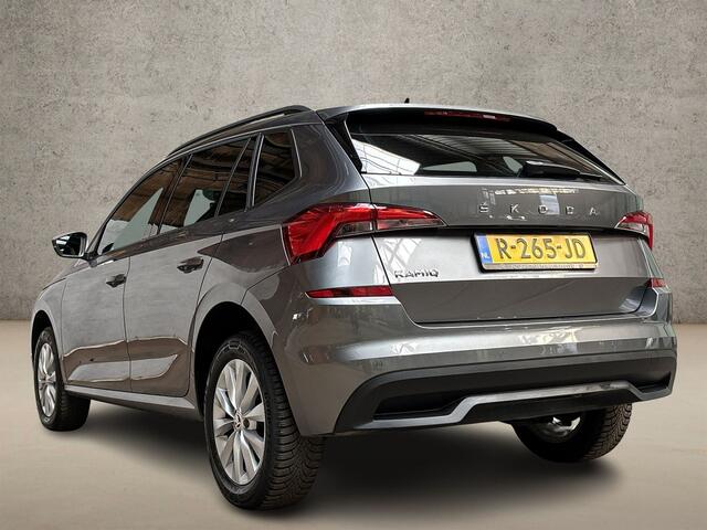 Skoda Kamiq 1.0 TSI Sportline Automaat (RS KUIPSTOELEN, VIRTUAL COCKPIT, APPLE CARPLAY, GROOT NAVI, STOELVERWARMING, ADAPTIVE CRUISE, GETINT GLAS, ZWART HEMEL, NIEUWSTAAT)