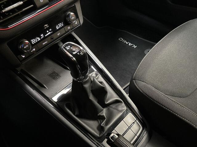 Skoda Kamiq 1.0 TSI Sportline Automaat (RS KUIPSTOELEN, VIRTUAL COCKPIT, APPLE CARPLAY, GROOT NAVI, STOELVERWARMING, ADAPTIVE CRUISE, GETINT GLAS, ZWART HEMEL, NIEUWSTAAT)