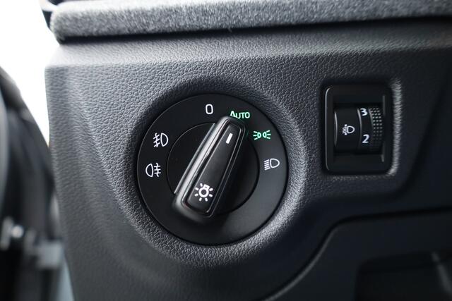 Skoda Kamiq 1.5 TSI ACT Sport 150pk | Digi. Cockpit | Camera | Stoelverw. | PDC | Apple CarPlay | All Seasons | 17'' | Cruise |