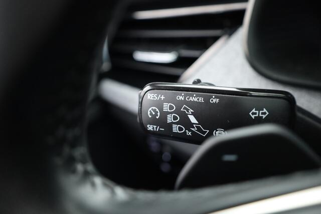 Skoda Kamiq 1.5 TSI ACT Sport 150pk | Digi. Cockpit | Camera | Stoelverw. | PDC | Apple CarPlay | All Seasons | 17'' | Cruise |