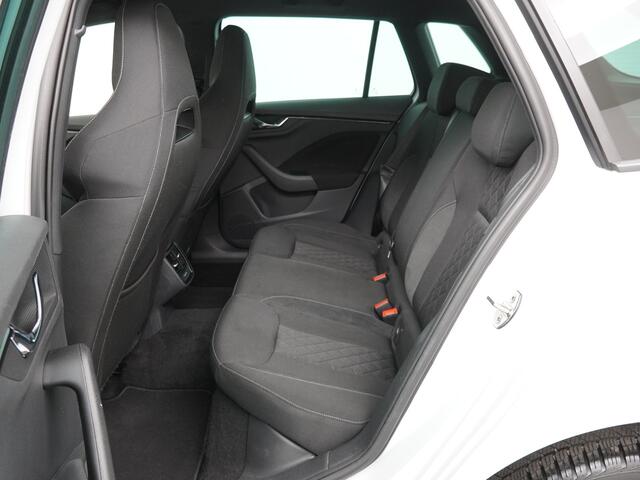 Skoda Kamiq 1.0 TSI 115pk Sport Business | Dealer onderhouden | Automaat | Led | Stoelverwarming | Cruise | All-season banden |