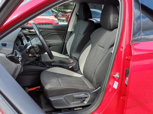 Skoda Kamiq 1.0 TSI 110pk DSG Business Edition | Origineel NL | Navi | Apple Carplay+Android Auto | Clima | Adap.Cruise | Led Koplampen | Stoelverwarming | Pdc V+A | Privacy Glass | 16''lm | Trekhaak