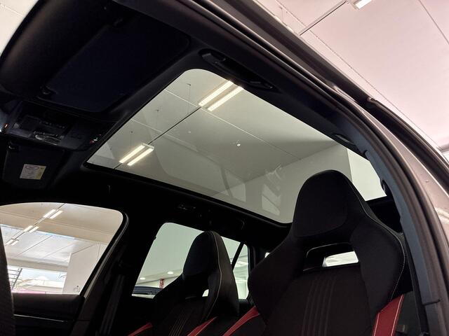 Skoda Kamiq 1.0 TSI 110pk DSG Monte Carlo · Panoramadak · Apple/Android Car Play · Cruise Control · Stoelverwarming · Keyless Start · 18"Velgen ·