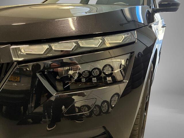 Skoda Kamiq 1.0 TSI 110pk DSG Monte Carlo · Panoramadak · Camera · Inklap. Trekhaak · Keyless · Stoelverwarming · ACC · Apple/Android Car Play ·