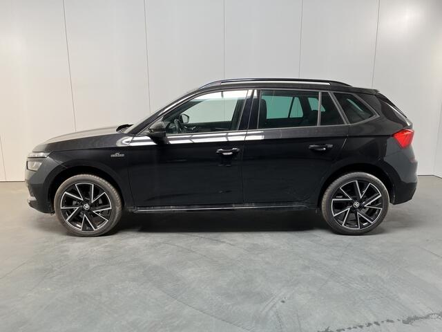 Skoda Kamiq 1.0 TSI Monte Carlo / PANO/ SMARTLINK/ STOELVERWARMING/ PARKEER SENSOREN V+A/ CAMERA/ CRUISE CONTROL/ ELEK.STOEL/ ELEK.ACHTERKLEP/ KEYLESS/ CLIMA/ DAB/ LED/ 18'' LMV