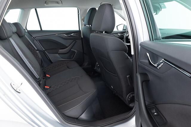 Skoda Kamiq 1.0 TSI Ambition Automaat | CARPLAY | ECC | Stoelverwarming | PDC | VELGEN .