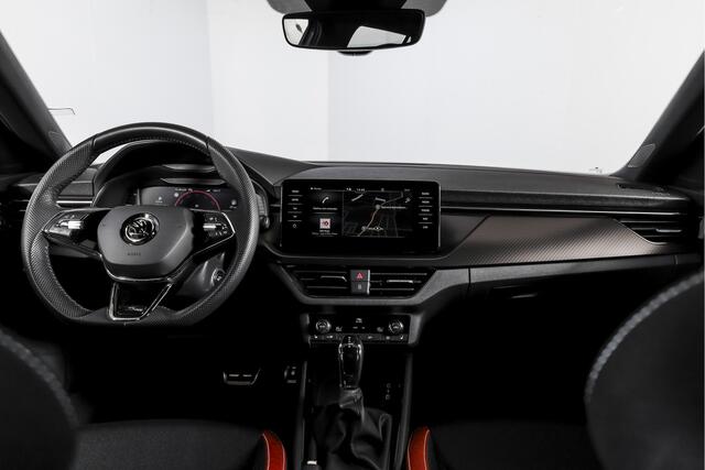 Skoda Kamiq 1.5 TSI ACT 150 PK Monte Carlo - Automaat | Pano | Dig. Cockpit | Cruise | Stoelverw. | PDC | Camera | App. Connect | ECC | Afn. Trekhaak | LM 18" |