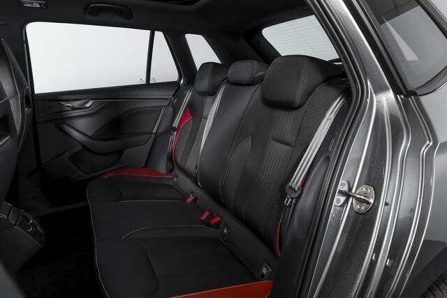 Skoda Kamiq 1.5 TSI ACT 150 PK Monte Carlo - Automaat | Pano | Dig. Cockpit | Cruise | Stoelverw. | PDC | Camera | App. Connect | ECC | Afn. Trekhaak | LM 18" |