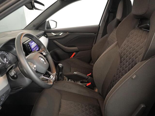 Skoda Kamiq 1.0 TSI Sport Business 110 pk | Navigatie via App | Trekhaak (wegklapbaar) | Parkeersensoren achter | Apple Carplay/Android Auto | Stoelverwarming |