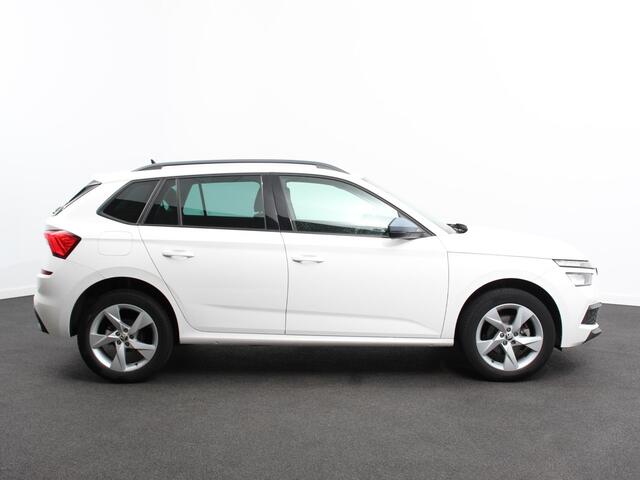 Skoda Kamiq 1.0 TSI Sport Business Climate control Cruise control Achteruitrijcamera Parkeersensoren Keyless Navigatie Apple Carplay/ Android auto Lichtmetalen velgen