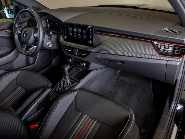 Skoda Kamiq 1.0 TSI Monte Carlo / 115pk / Panorama dak / Stoelverwarming / Achteruitrij camera /
