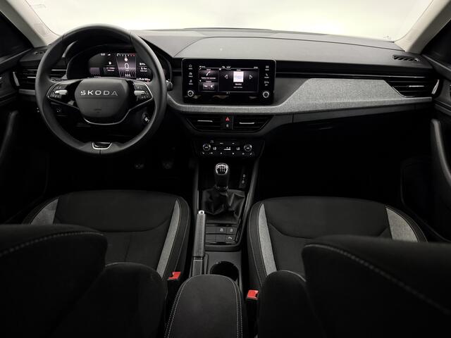 Skoda Kamiq 1.0 TSI Black Dots Camera, Apple carplay, Stoelverwarming, Virtual desk, Keyless start, Cruise control, A start stop, 1 jaar garantie