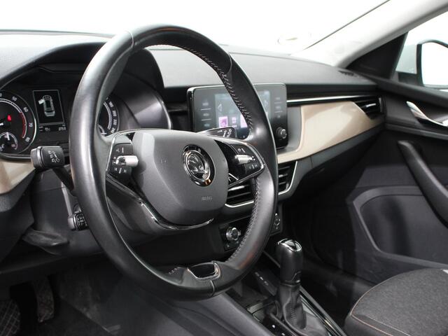 Skoda Kamiq 1.0 TSI 110pk DSG Style Navigatie Apple Carplay/Android auto Parkeersensor achter Cruise Control Verwarmbare voorstoelen Extra getint glas Climate Control Digitale Cockpit