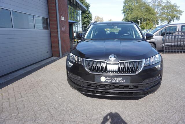 Skoda Karoq 1.0 TSI BUSINESS EDITION LUXE OKT 2021 CAMERA ELECTR.TREKHAAK ANDROID-APPLECARPLAY NAVI STOELVERWARMING ADAPTIEVE CRUISE CLIMA BLUETOOTH PDC V+A ENZ...