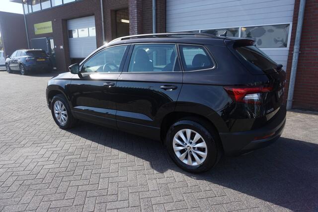 Skoda Karoq 1.0 TSI BUSINESS EDITION LUXE OKT 2021 CAMERA ELECTR.TREKHAAK ANDROID-APPLECARPLAY NAVI STOELVERWARMING ADAPTIEVE CRUISE CLIMA BLUETOOTH PDC V+A ENZ...