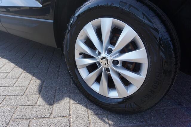 Skoda Karoq 1.0 TSI BUSINESS EDITION LUXE OKT 2021 CAMERA ELECTR.TREKHAAK ANDROID-APPLECARPLAY NAVI STOELVERWARMING ADAPTIEVE CRUISE CLIMA BLUETOOTH PDC V+A ENZ...