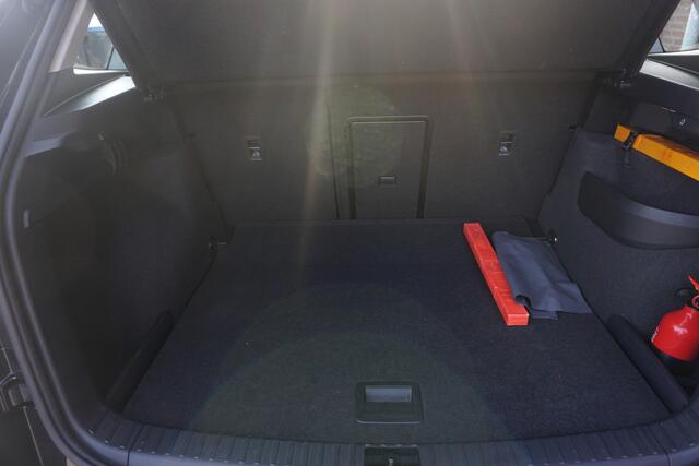 Skoda Karoq 1.0 TSI BUSINESS EDITION LUXE OKT 2021 CAMERA ELECTR.TREKHAAK ANDROID-APPLECARPLAY NAVI STOELVERWARMING ADAPTIEVE CRUISE CLIMA BLUETOOTH PDC V+A ENZ...