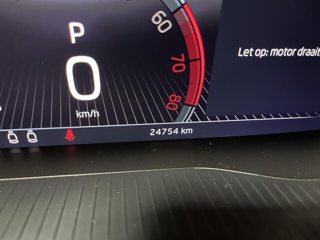 Skoda Karoq 1.5 TSI Style / AUTOMAAT/ KEYLESS/ DIGITAL DASH/ ADAPT. CRUISE/ LED/ SMARTLINK/ RIJ-MODI/ PARK. SENSOREN A/ SPRAAKBEDIENING/ DAB/ BLUETOOTH/ CLIMA