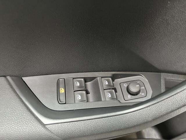 Skoda Karoq 1.5 TSI Style / AUTOMAAT/ KEYLESS/ DIGITAL DASH/ ADAPT. CRUISE/ LED/ SMARTLINK/ RIJ-MODI/ PARK. SENSOREN A/ SPRAAKBEDIENING/ DAB/ BLUETOOTH/ CLIMA