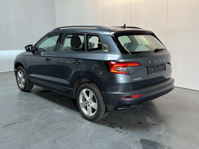 Skoda Karoq 1.5 TSI ACT Ambition / AUTOMAAT/ PARK. SENSOREN V+A/ STOEL VERWARMING/ CRUISE CONTROL/ SMART LINK/ CLIMA/ DAB/ LED/ ISOFIX/ 17'' LMV