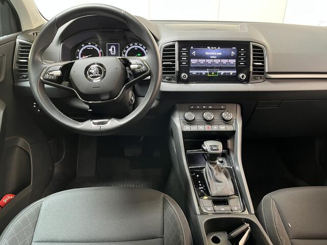 Skoda Karoq 1.5 TSI ACT Ambition / AUTOMAAT/ PARK. SENSOREN V+A/ STOEL VERWARMING/ CRUISE CONTROL/ SMART LINK/ CLIMA/ DAB/ LED/ ISOFIX/ 17'' LMV
