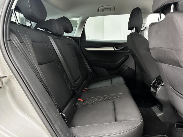 Skoda Karoq 1.0 TSI Business Edition/ LED Dagrijverl./ DAB+/ 16''LMV/ Keyless GO Apple+Android/ Clima/ Navi/ Cruise/ Bluetooth/ Multi.LEDER.Stuur/ Elek.Pakket/ Isofix/ PDC V+A.