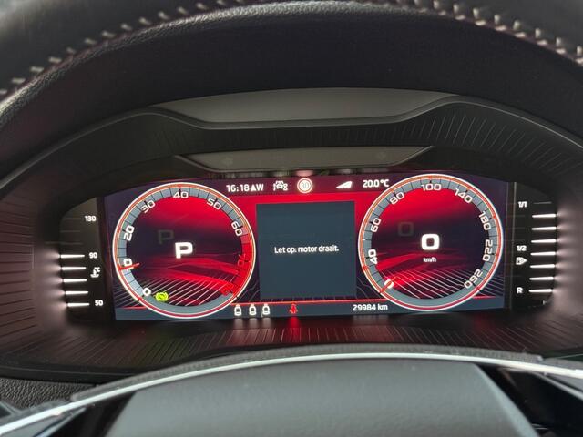 Skoda Karoq 1.5 TSI Sportline Automaat Panodak ACC Trekhaak