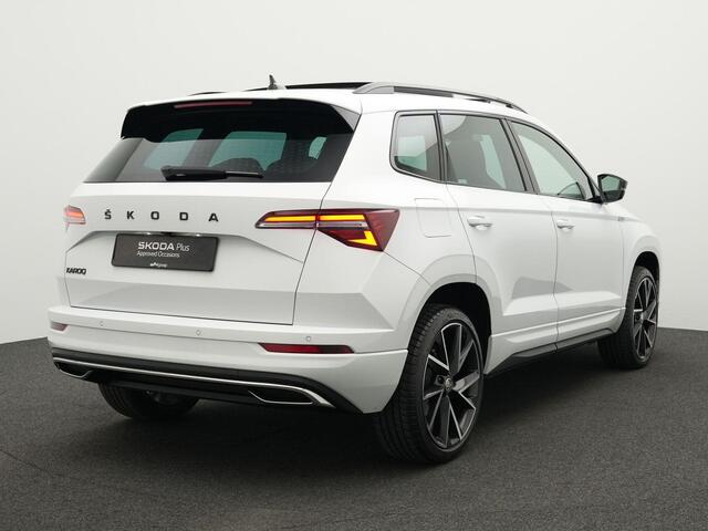 Skoda Karoq 1.5 TSI 150 pk DSG Sportline Business | Panoramadak | Matrix LED | Stuur-/stoelverwarming | Achteruitrijcamera