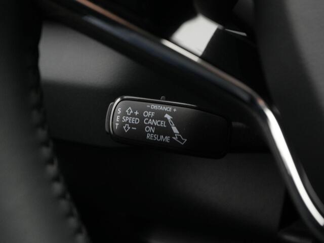 Skoda Karoq 1.5 TSI ACT 150 pk DSG Business Edition Plus | Stoel-/achterbankverwarming | Trekhaak | Sportonderstel | Adaptive Cruise | Achteruitrijcamera | 17 inch