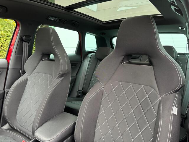 Skoda Karoq 1.5 TSI ACT Sportline Business | Panoramadak | Camera |