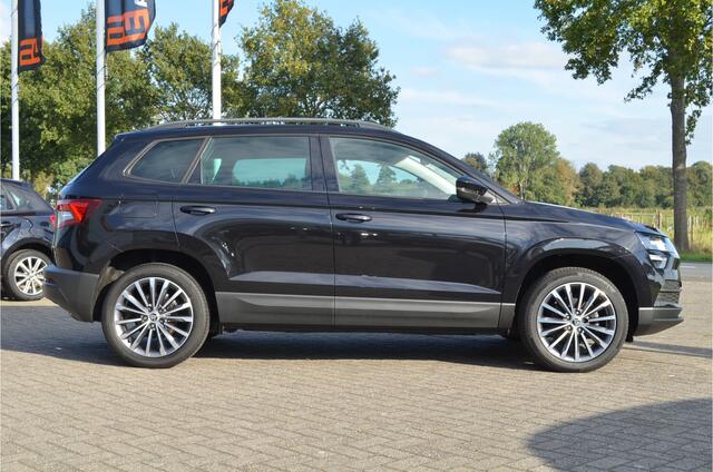 Skoda Karoq 1.5 TSI ACT Business Edition Carplay | Trekhaak wegklapbaar | Adaptive cruise | Navi | DSG