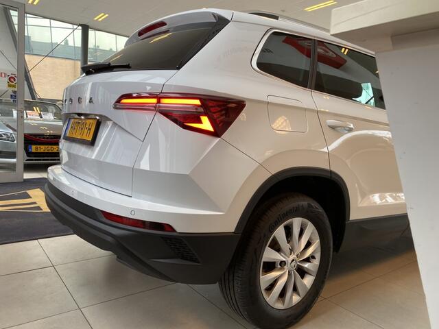 Skoda Karoq 1.5 TSI ACT Business Edition,Automaat,Navigatie,Achteruitrijcamera,Spraakbediening,Digitaal Dasbord,Climatecontrol,Cruisecontrol Adaptief,Full Led,V&A Sensoren,Keyless, 16 Inch Lmv