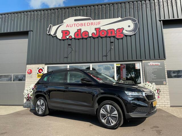 Skoda Karoq 1.5 TSI BUSINESS PLUS, Camera, Trekhaak elek, ACC, Stoelverw. Stuurverw. Carplay