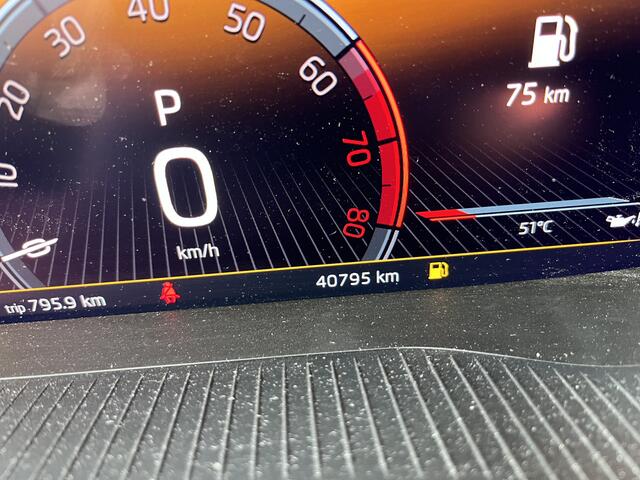 Skoda Karoq 1.5 TSI ACT Style / AUTOMAAT/ CAMERA/ PARK. SENSOREN/ LED/ STOEL-STUURVERWARM./ VIRTUAL COCKPIT/ SMARTLINK/ NAVI/ CLIMA/ 18" LMV