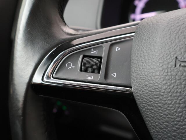 Skoda Karoq 1.0 TSI Ambition | Trekhaak wegklapbaar | Achteruitrijcamera | PDC achter | Cruise controle |