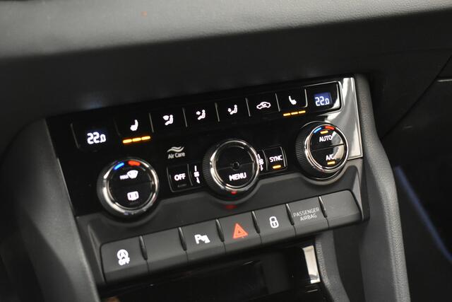 Skoda Karoq 1.5 TSI ACT Sportline Business Sport Stoelen Virtual Cockpit Camera Navi Stoelverwarming