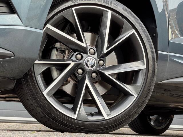 Skoda Karoq 1.5 TSI 150PK DSG AUTOMAAT SPORTLINE NAVI/CARPLAY/LED/TREKHAAK/NL-AUTO